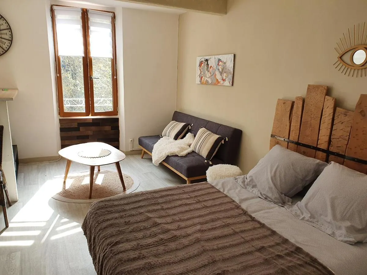 Studio Vllage Entrecasteaux 0*,  France