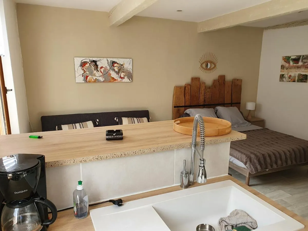 Studio Vllage Entrecasteaux Appartement